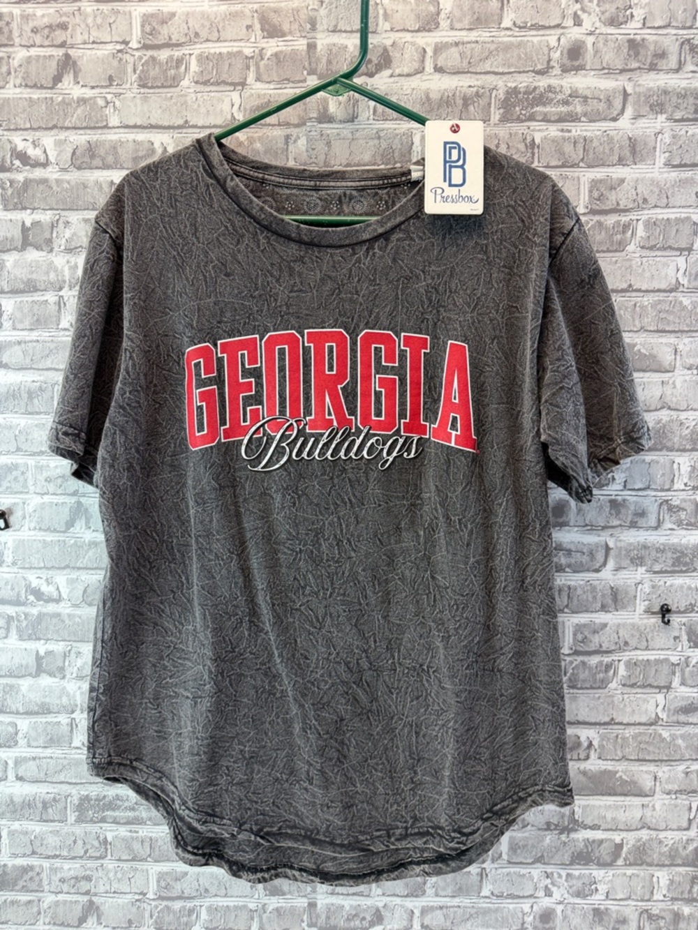 NWT Pressbox Black Washed Georgia Bulldogs Graphic Tee with Red Logo